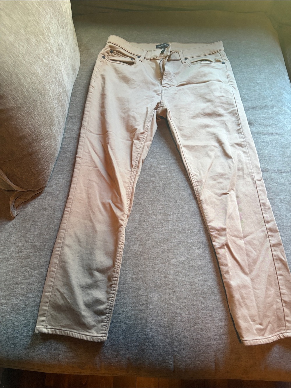 Banana Republic men’s Light Beige Slim Jeans